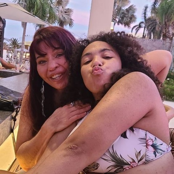 Meet your Posher, Stacy - Picture 1 of 1